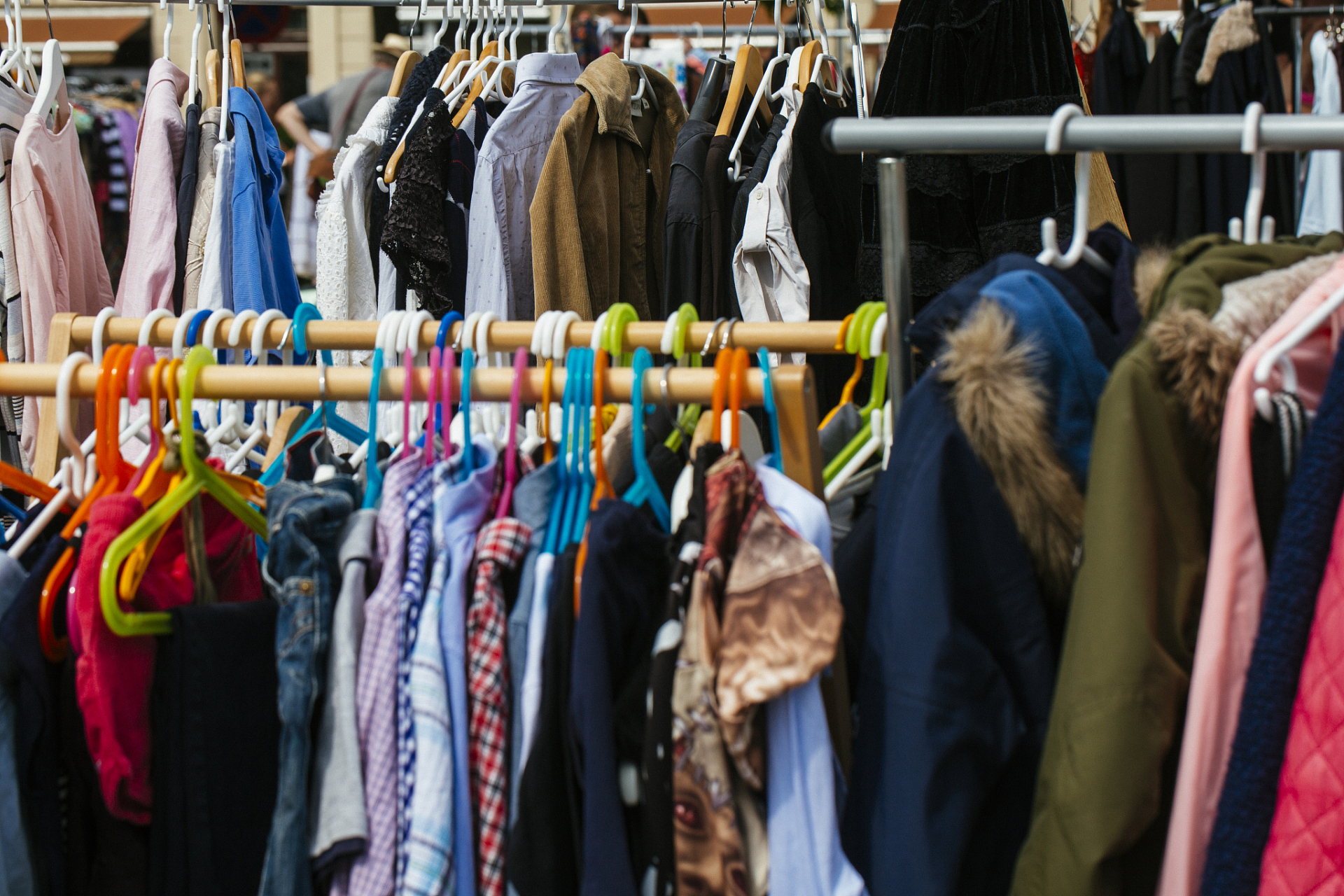 El desarrollo y la aplicación de la tecnología de adaptación virtual: el camino de la innovación del 2D al 3D